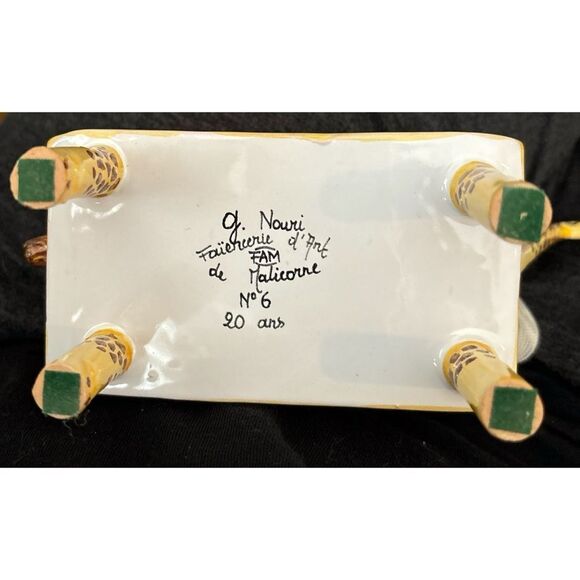 FAÏENCERIES D’ART DE MALICORNE / COLLECTION GÉRARD NOURI
Small giraffe planter - Picture 8 of 10